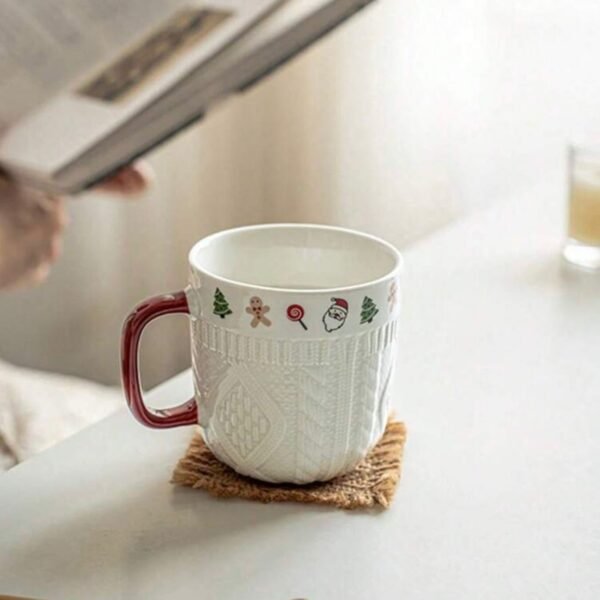 كوب الشتاء البارد